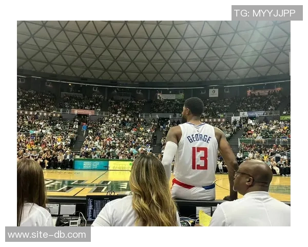 保罗乔治为妻子庆生晒美照35岁依然魅力四射令人羡慕