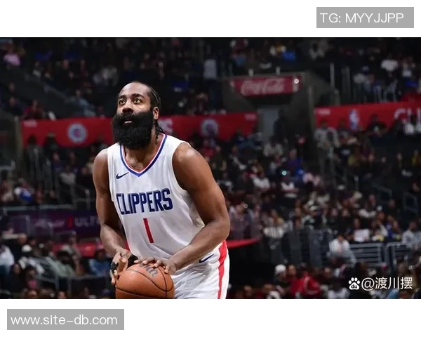 哈登火力全开半场表现惊艳独得22分助球队掌控比赛节奏